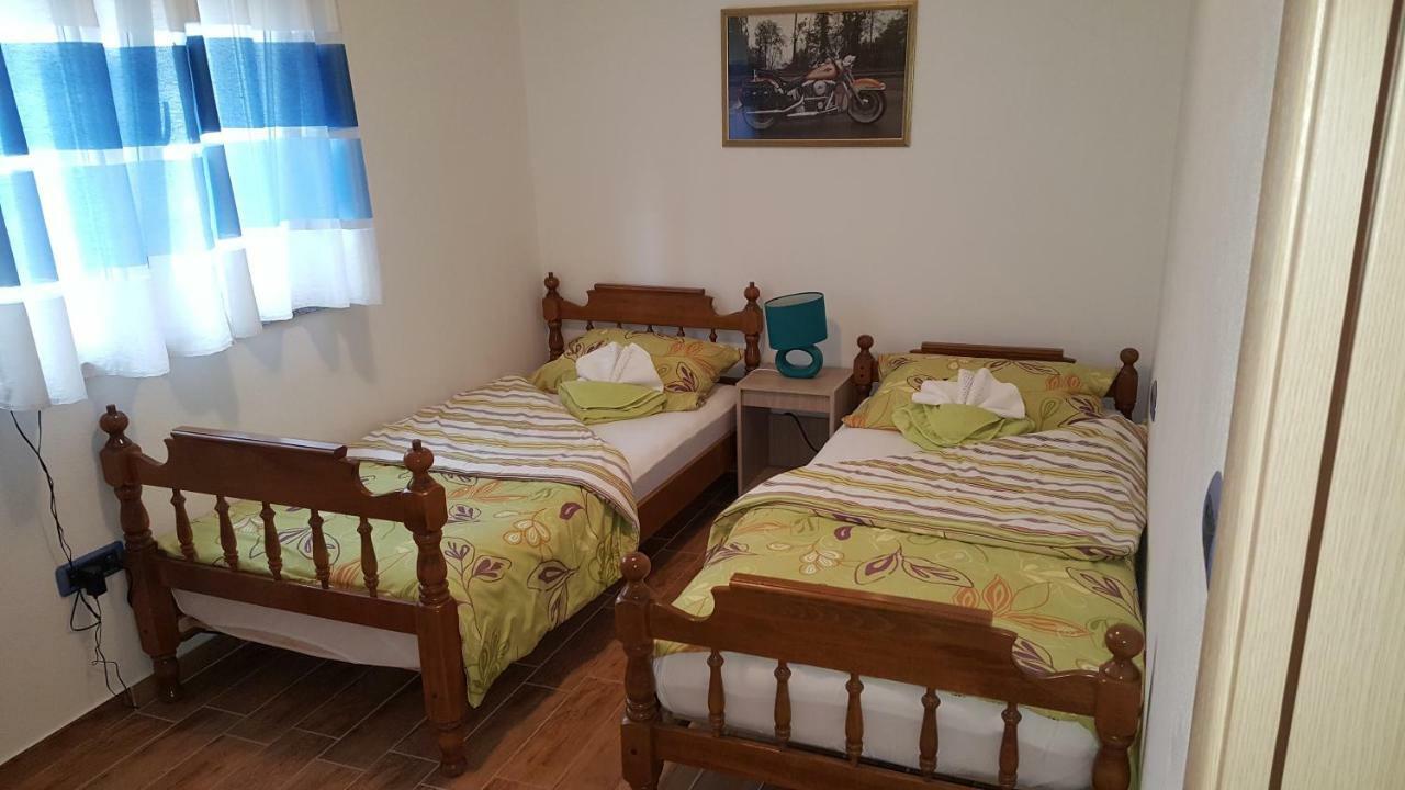 Apartment Rose Pula Extérieur photo