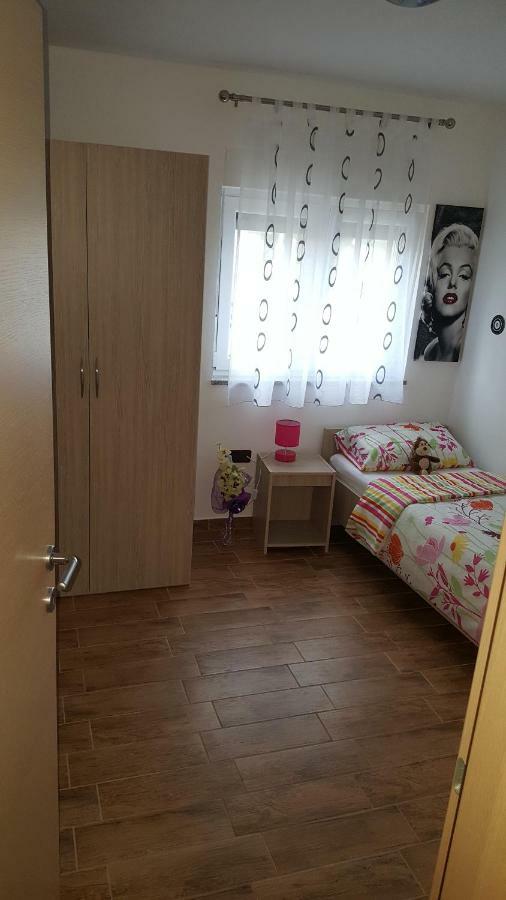 Apartment Rose Pula Extérieur photo
